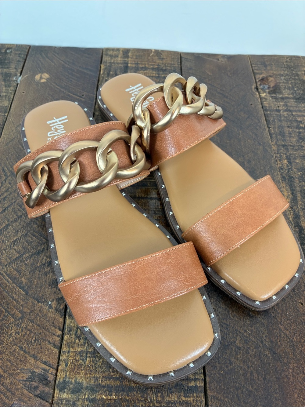 NWoT Hey Girl Corky’s Women’s 9 Tan Slide Sandals Chunky Gold Chain Studs Flat